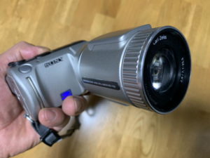 SONYのデジタルカメラDSC-F505